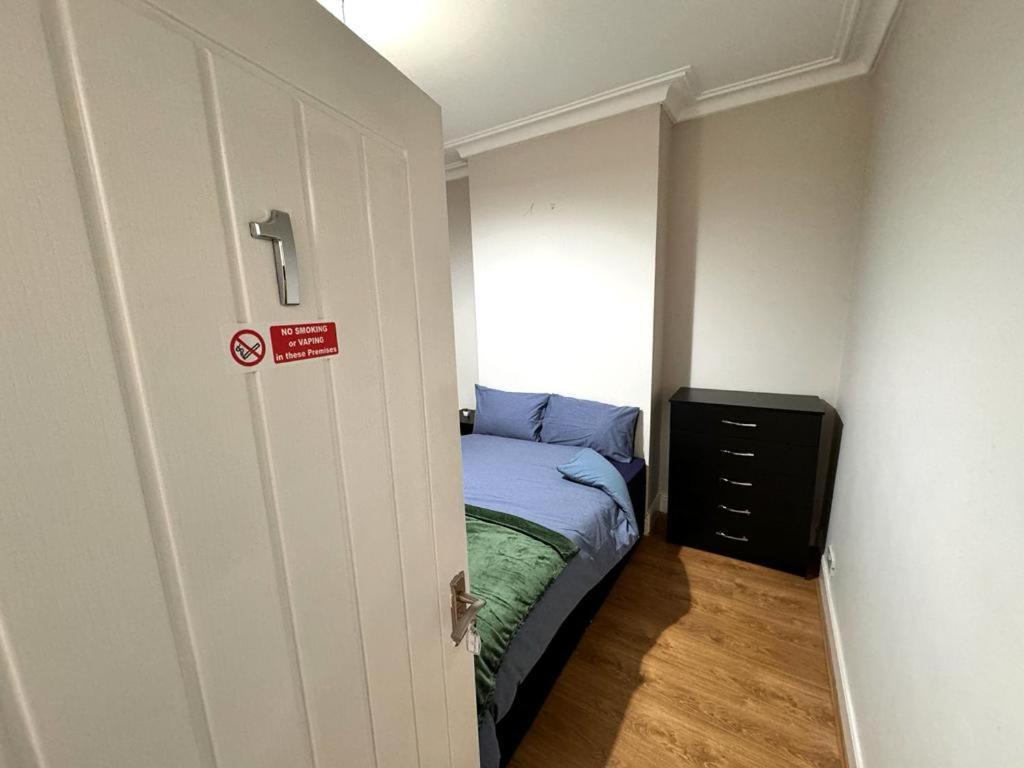 Hotel Bluebells Of Kathleen Near Birmingham Airport Extérieur photo